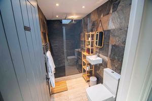 Photo 32- click for photo gallery